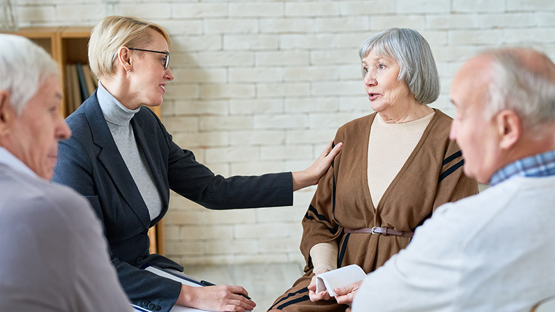senior-woman-in-support-group